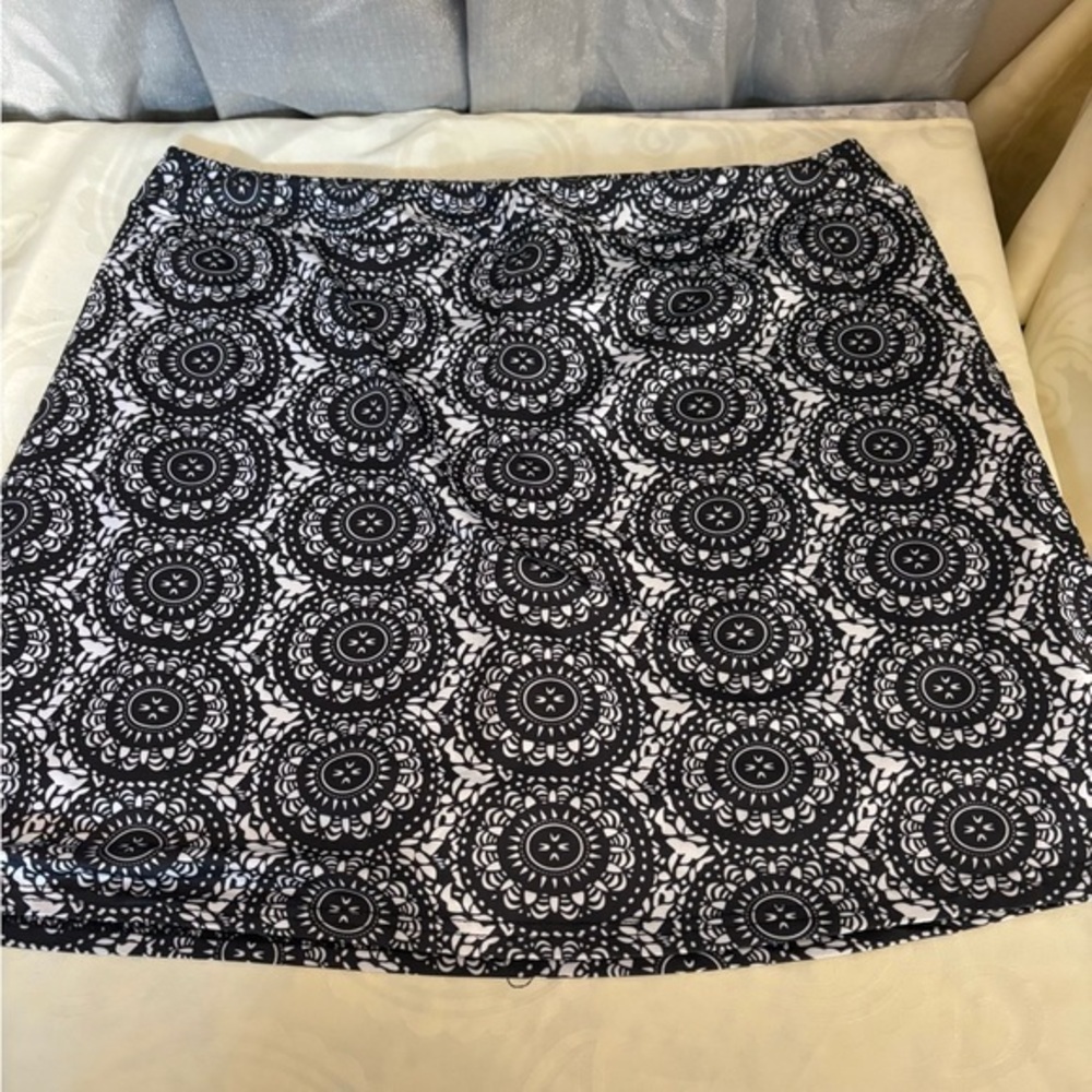 Women's Black & White Printed A-Line stretchy Skorts size XXL